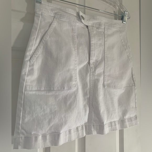 Banana Republic Factory Store Women White Denim Skirt Size 4 - Picture 1 of 10